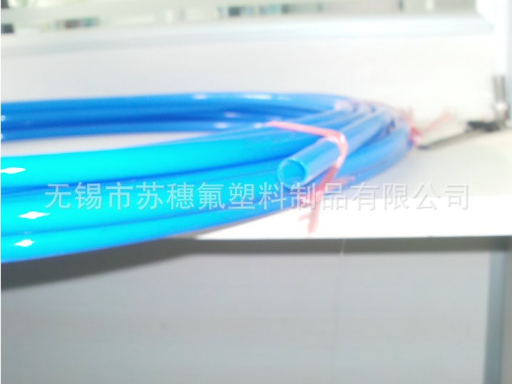 工業(yè)用氟塑料套管的技術(shù)特性與應(yīng)用解析